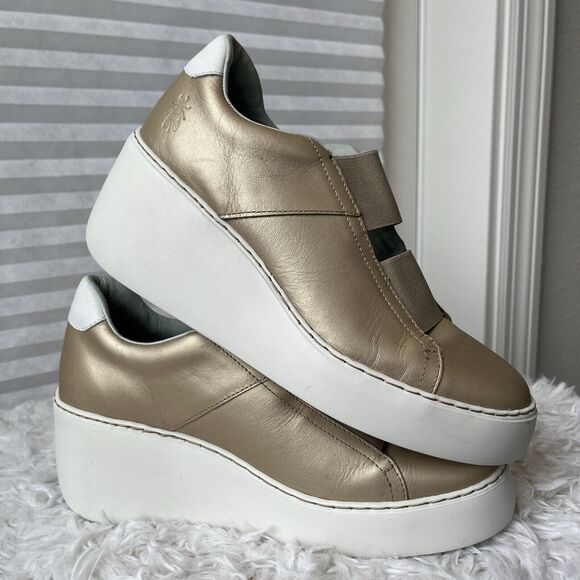 Fly London Gold Sneakers with Minimalist Design - Picture 4 of 8